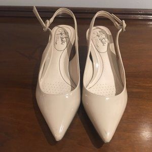 LIQUIDATION SALE  *SALE $10  * Life Stride Patent sling backs pumps  ( low heel)